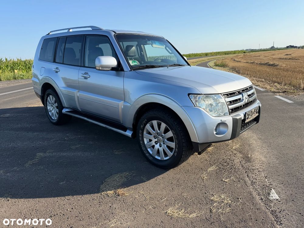 Mitsubishi Pajero - 2