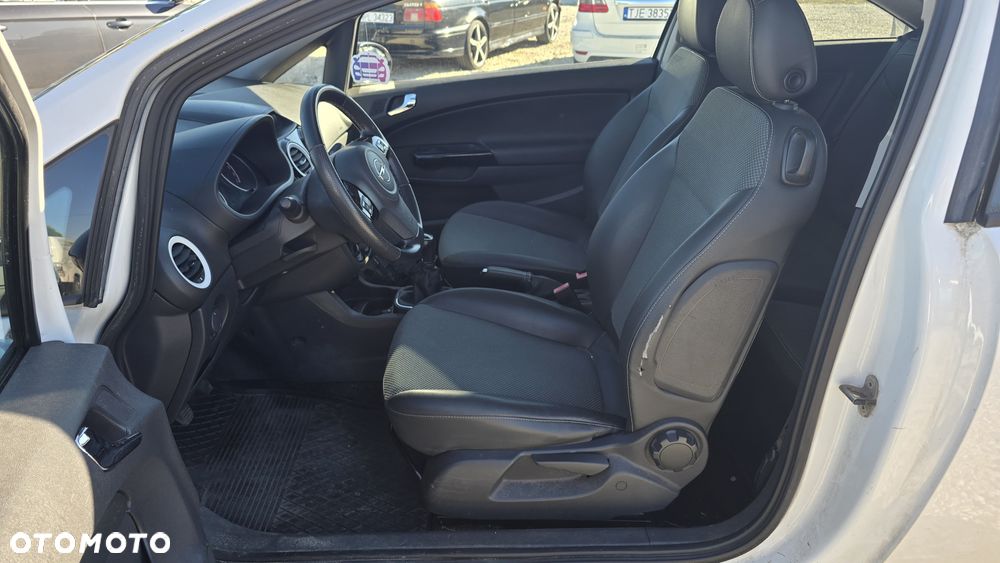 Opel Corsa 1.4 16V Sport - 13