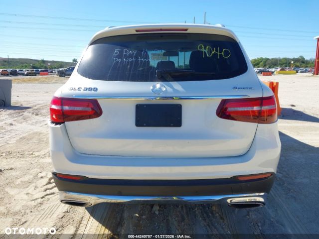 Mercedes-Benz GLC - 11