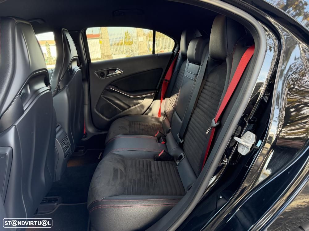 Mercedes-Benz A 45 AMG 4-Matic - 27