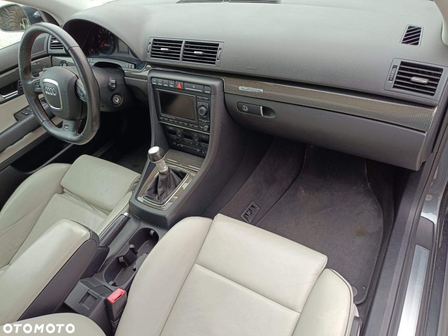 Audi RS4 Limousine Standard - 30