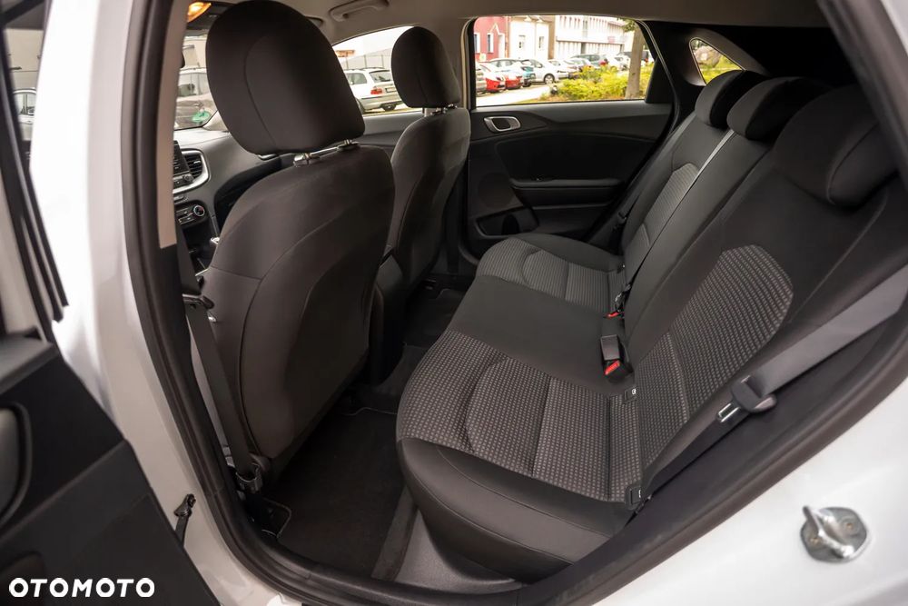 Kia Ceed 1.0 T-GDI 100 OPF Attract - 17