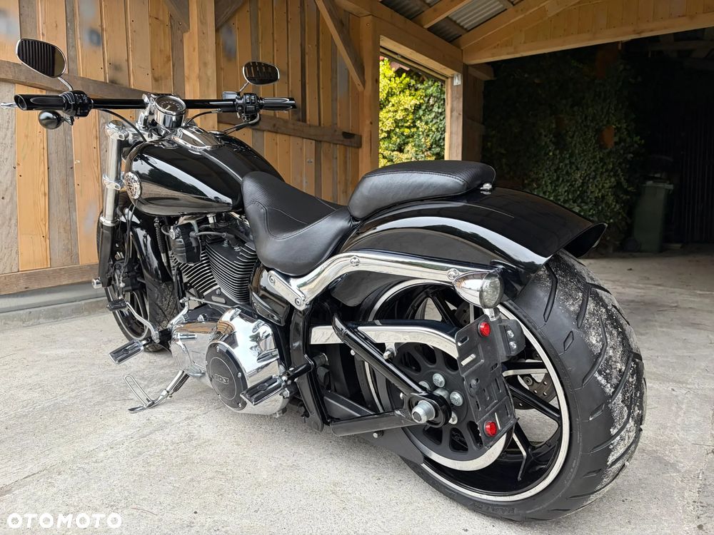 Harley-Davidson FXSB Breakout - 18