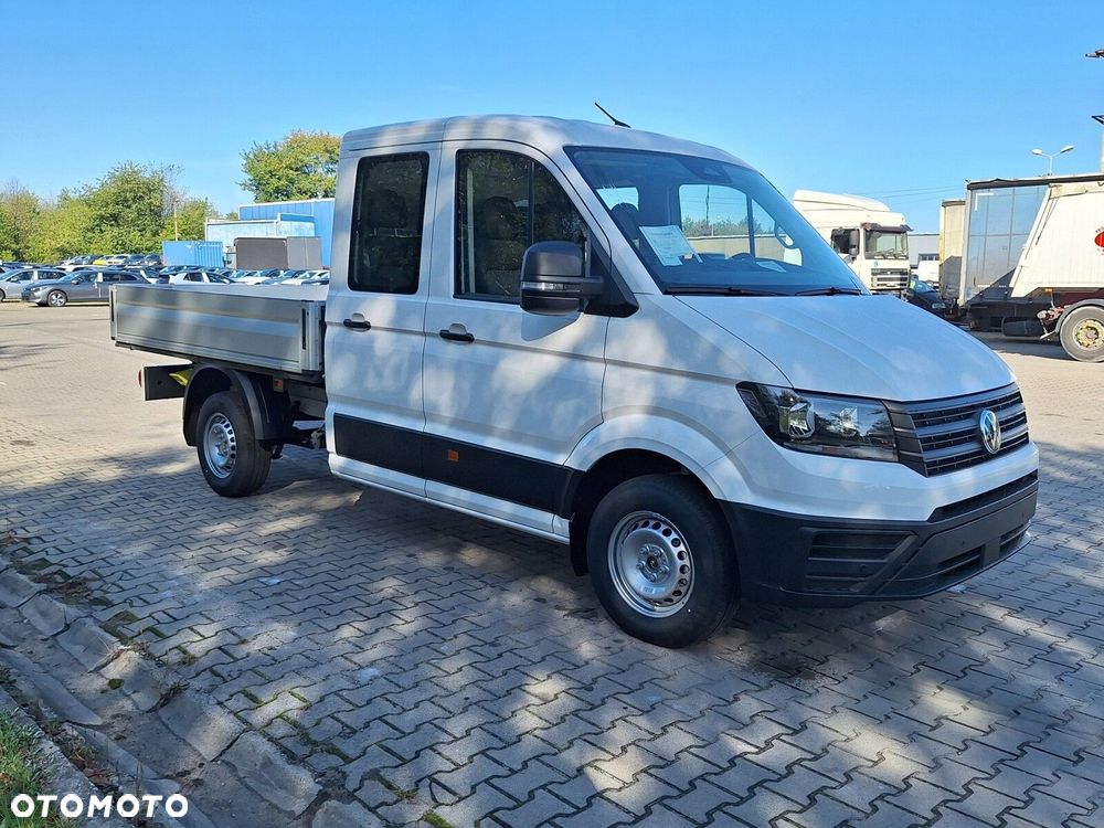 Volkswagen Crafter 35 Skrzyniowy z podwójną kabiną silnik: 2,0 l EU6 SCR 140 KM / skrzynia biegów: Przedni napęd manualna 6-biegowa rozstaw osi: 3640 mm - 9