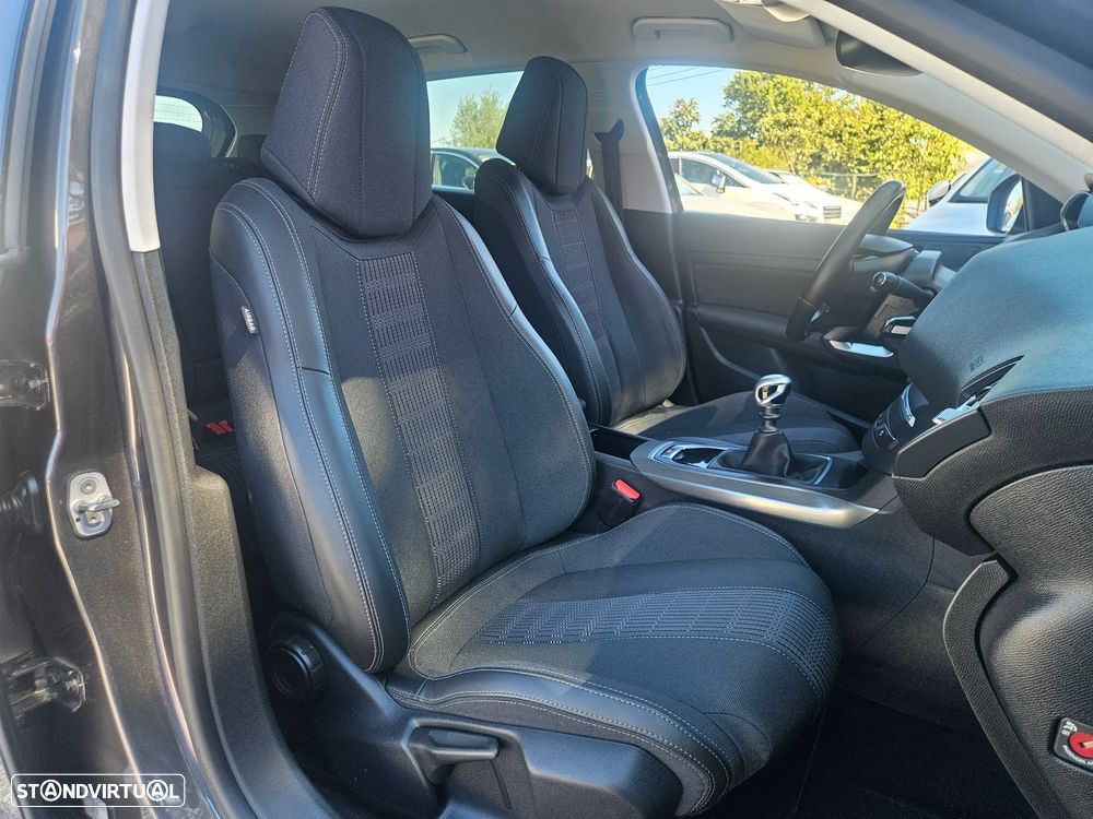 Peugeot 308 1.2 PureTech Allure Pack — fotografia 14