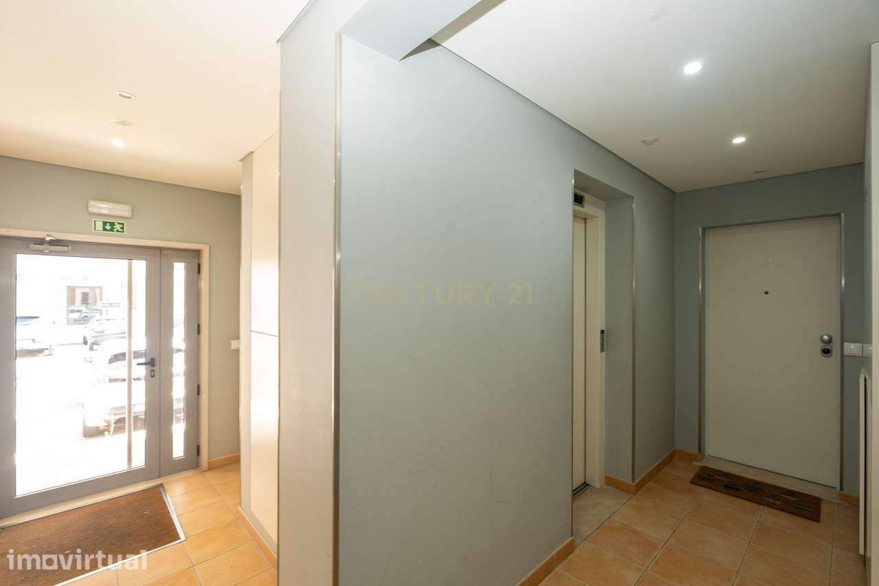** Magnifico T3 com arrecadação e lugar de Garagem em local de prestig - Grande imagem: 3/29