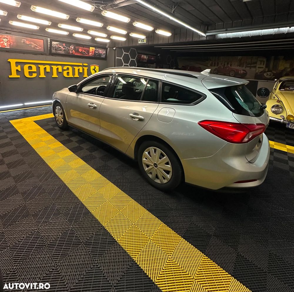 Ford Focus - 11