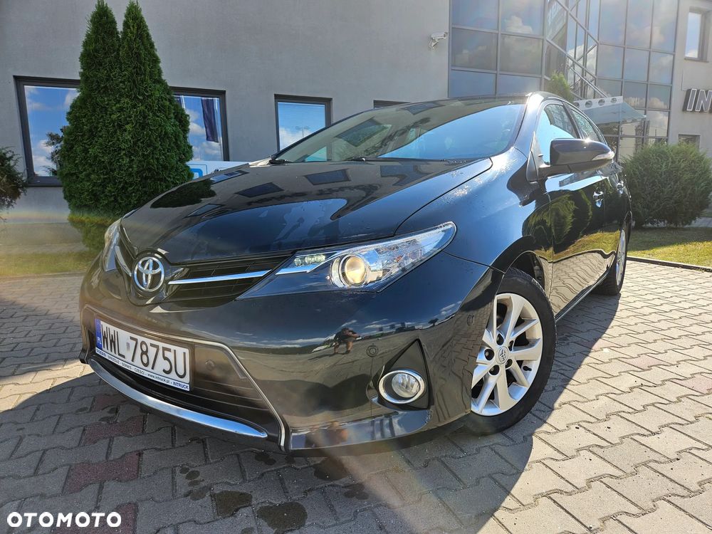 Toyota Auris 1.4 D-4D Premium - 4
