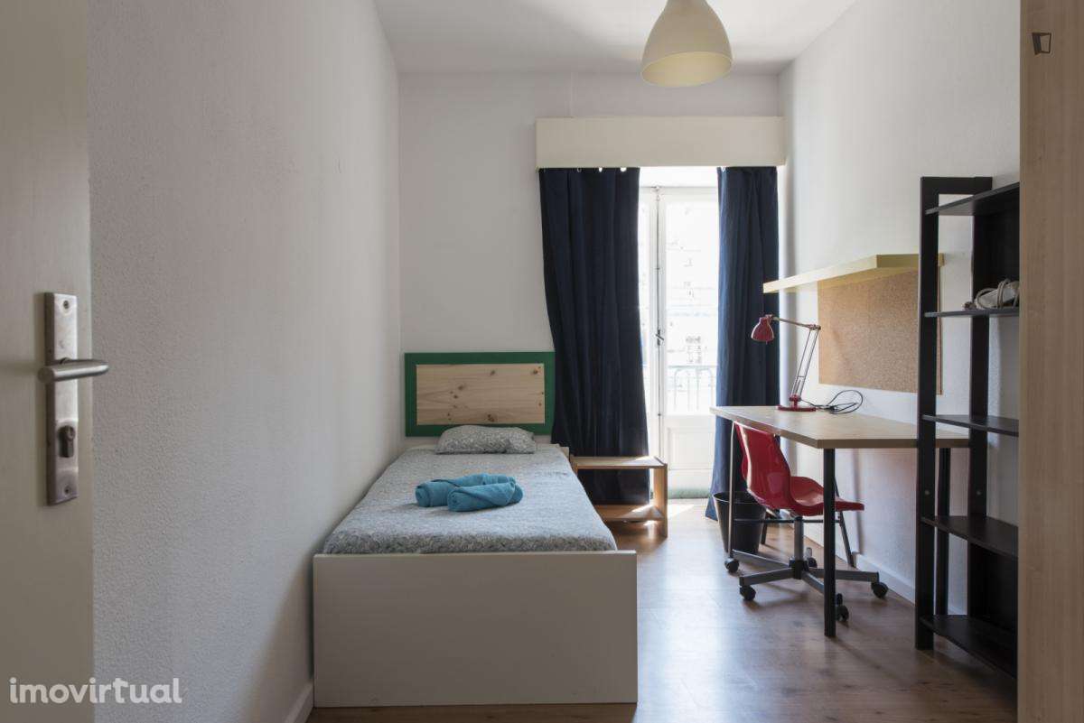 Quarto - localizado em Intendente Lisbon - Grande imagem: 2/21