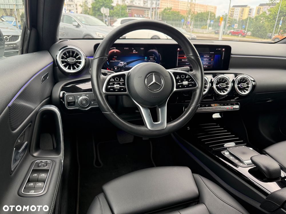 Mercedes-Benz Klasa A 180 7G-DCT Edition 2021 - 31