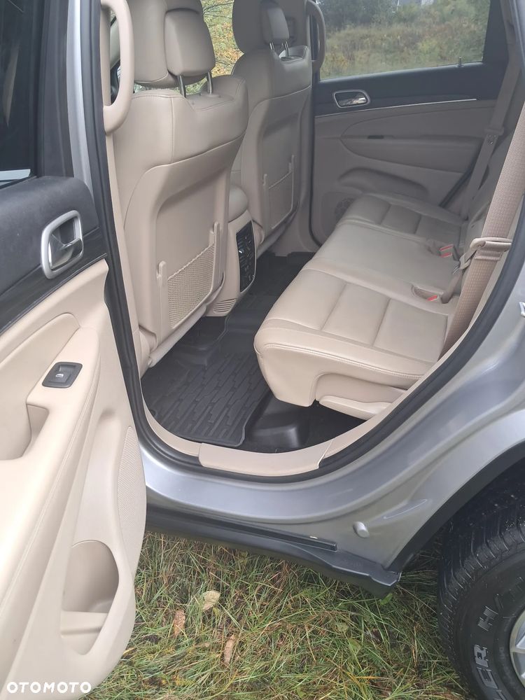 Jeep Grand Cherokee - 25