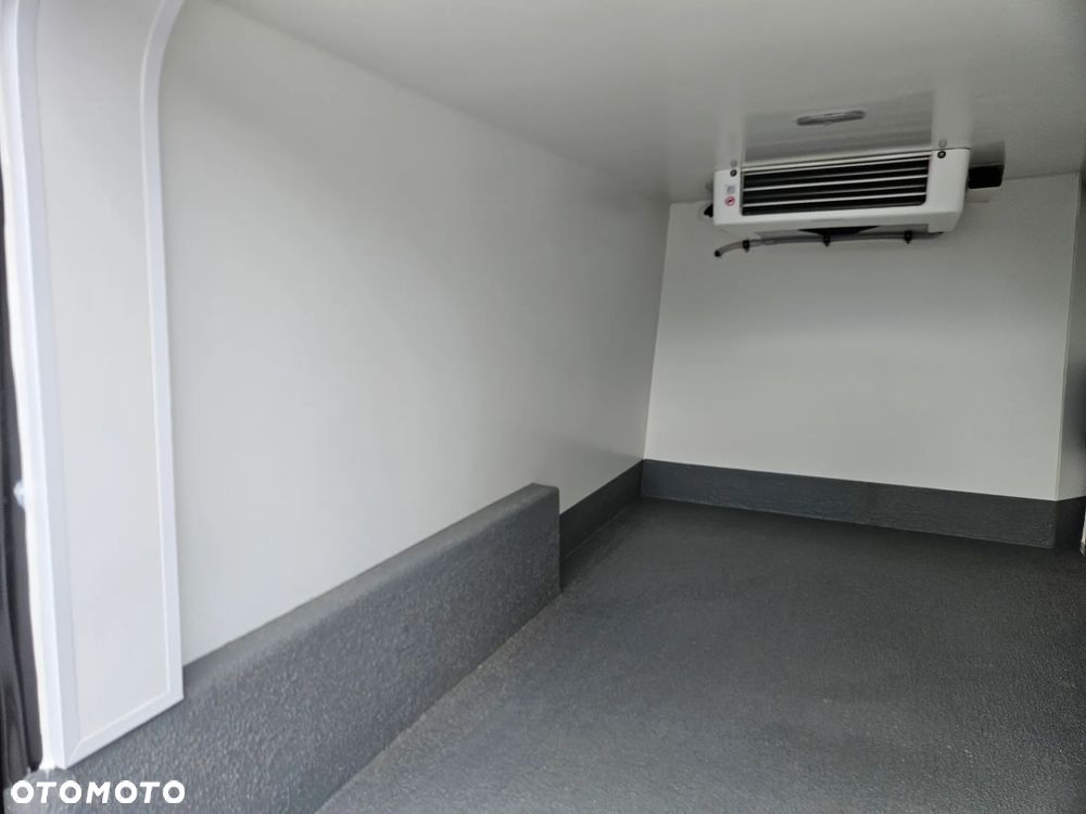 Opel VIVARO Extra Long Chłodnia Mroźnia - 32