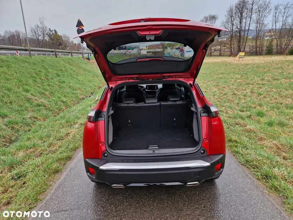 Peugeot 2008 - 8
