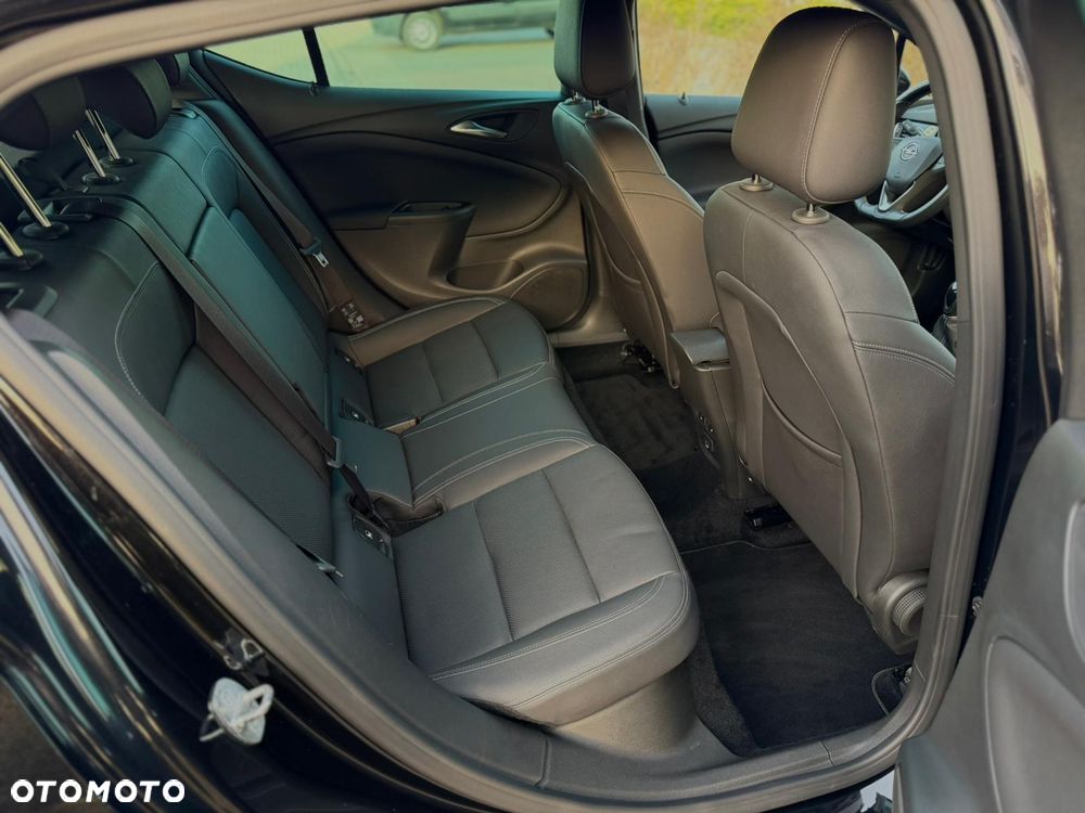 Opel Astra 1.4 T Elite S&S - 26