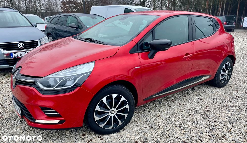 Renault Clio 1.2 16V 75 Luxe - 10