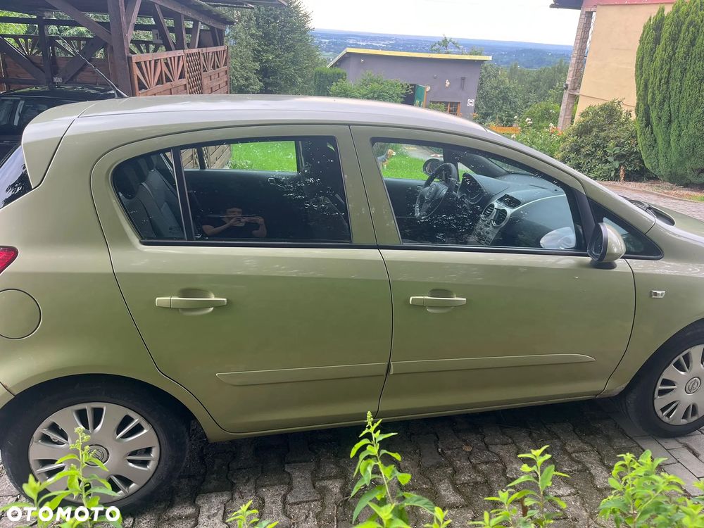 Opel Corsa 1.2 16V Essentia - 3