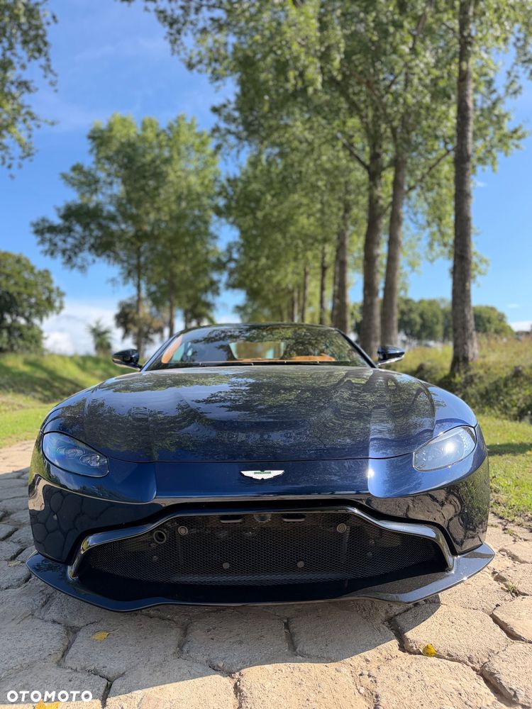 Aston Martin V8 Vantage Standard - 11