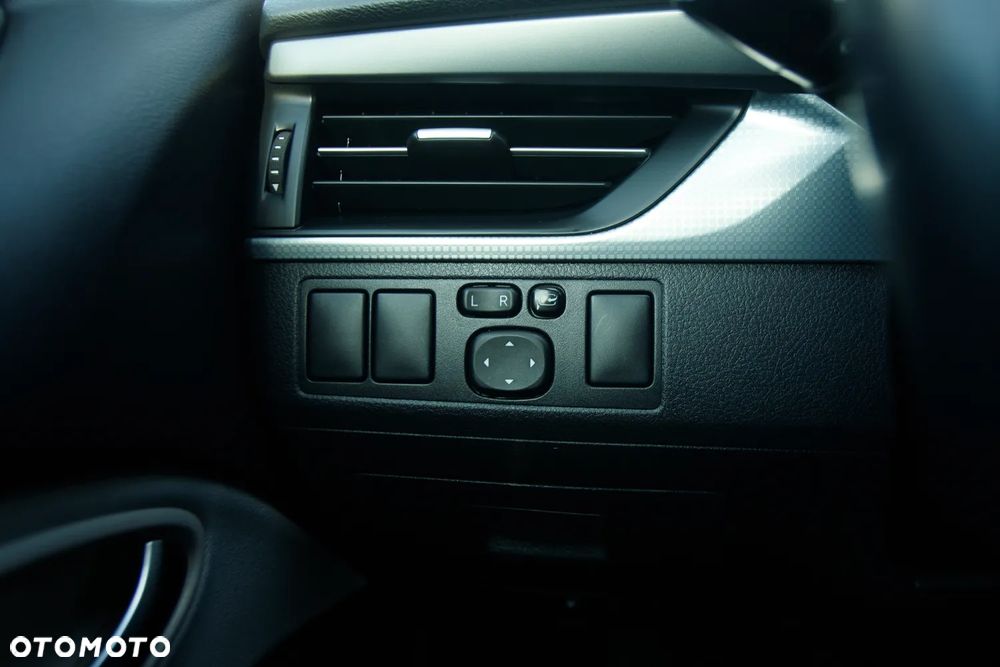 Toyota Avensis 1.8 Executive - 6