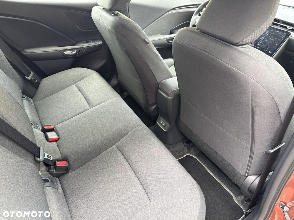 Lexus LBX 1.5 Hybrid - 11