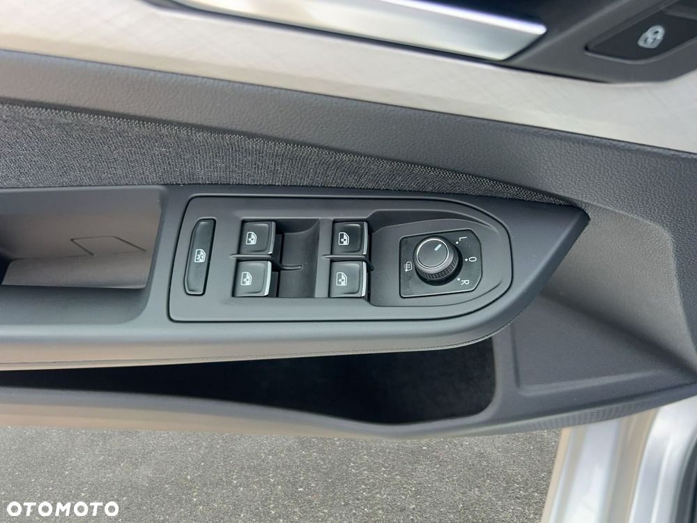 Volkswagen Golf - 11