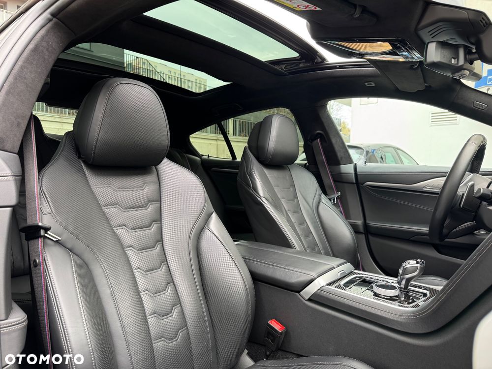 BMW Seria 8 - 21