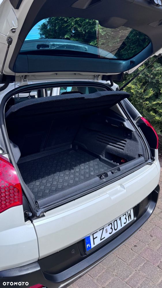 Peugeot 3008 Hybrid4 - 31
