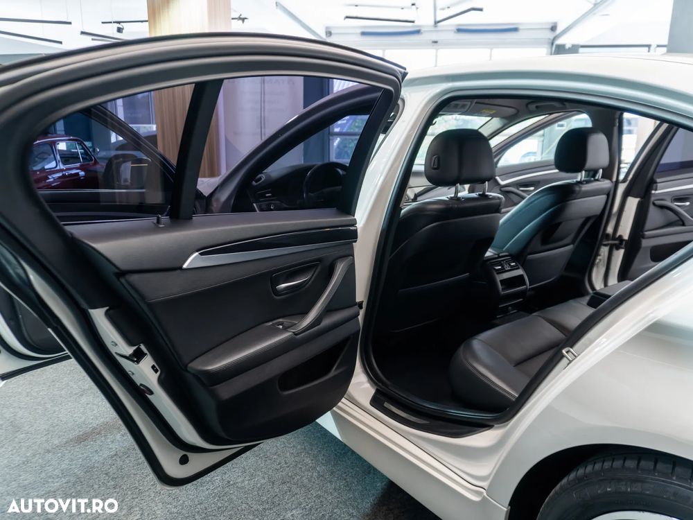 BMW Seria 5 520d AT - 15