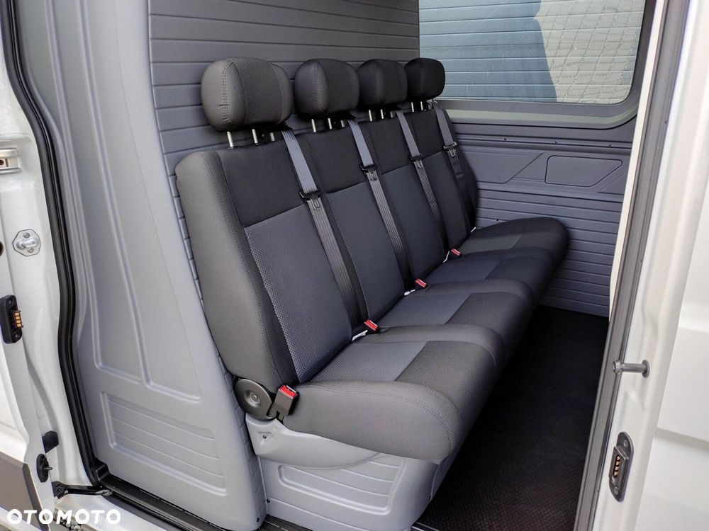 Volkswagen Crafter 35 Furgon, 2,0 TDI SCR 177KM,  6-bieg man., r.o: 4490 mm - 23