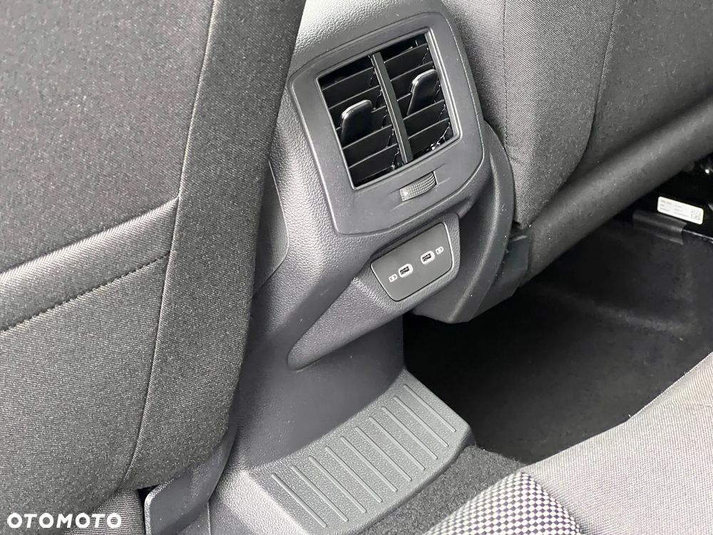 Volkswagen T-Roc 1.5 TSI Life Plus DSG - 11