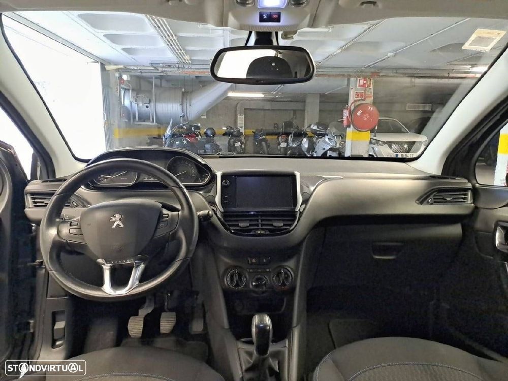 Peugeot 208 1.2 PureTech Signature - 8