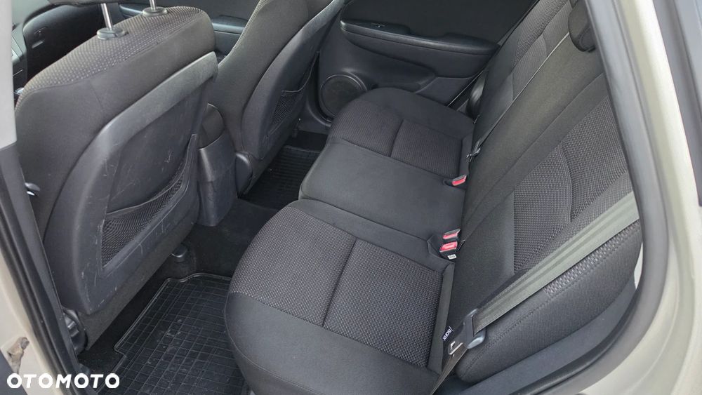 Hyundai i30 1.4 Comfort EU5 - 24