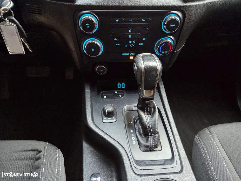 Ford Ranger 2,0 l EcoBlue Cabine Dupla Auto XLT - 26