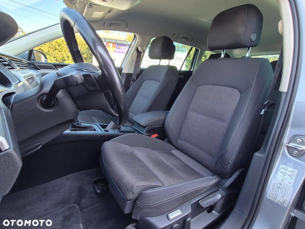Volkswagen Passat - 23