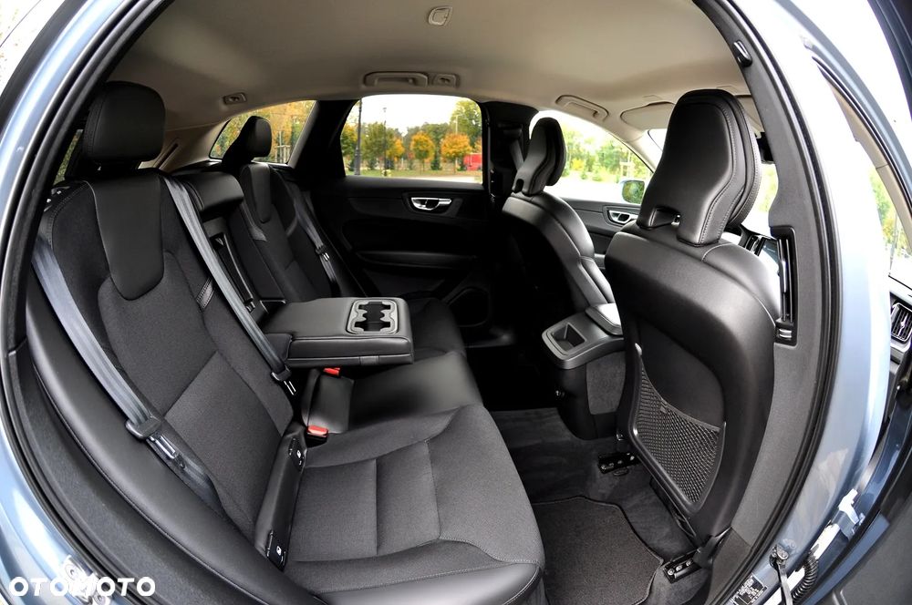 Volvo XC 60 D3 Momentum Pro - 24