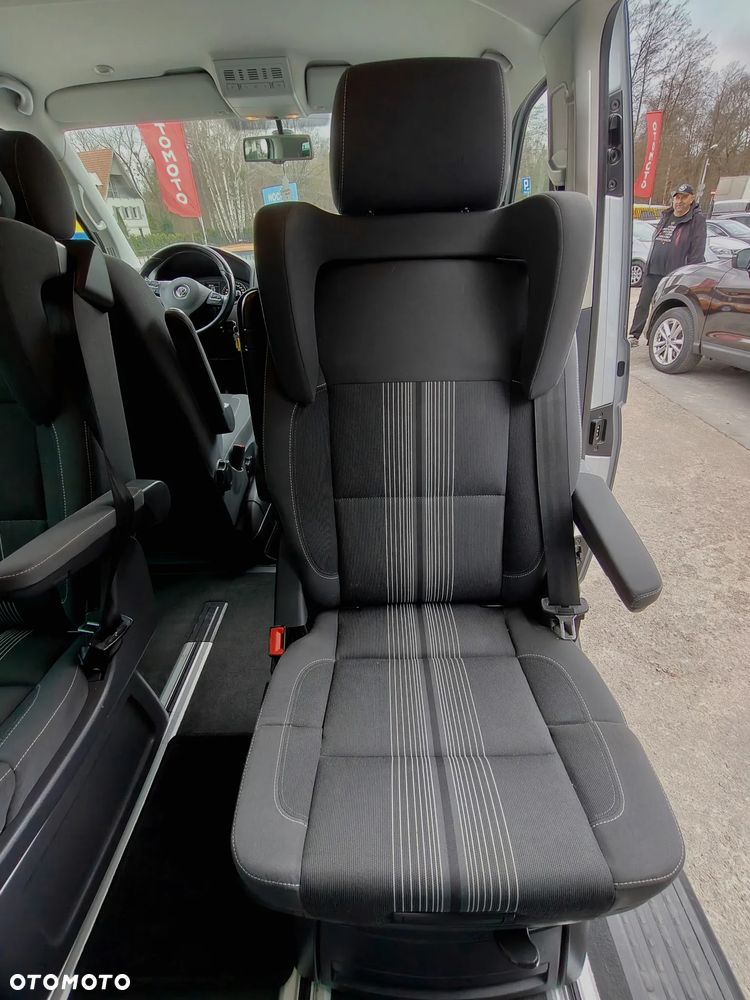 Volkswagen Multivan - 19