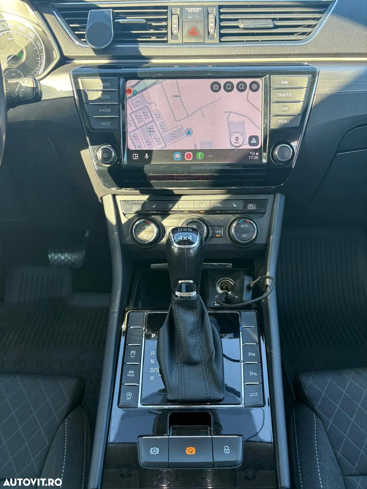 Skoda Superb 2.0 TDI DSG 4X4 Style - 9