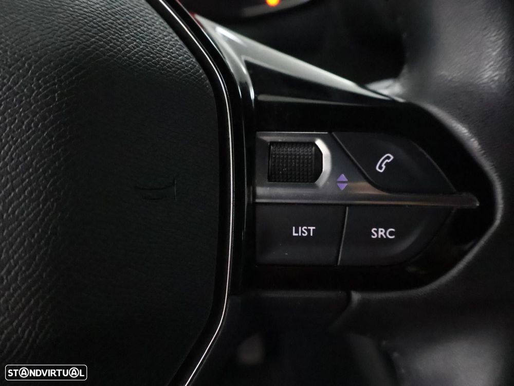 Peugeot 2008 1.2 PureTech Allure - 18