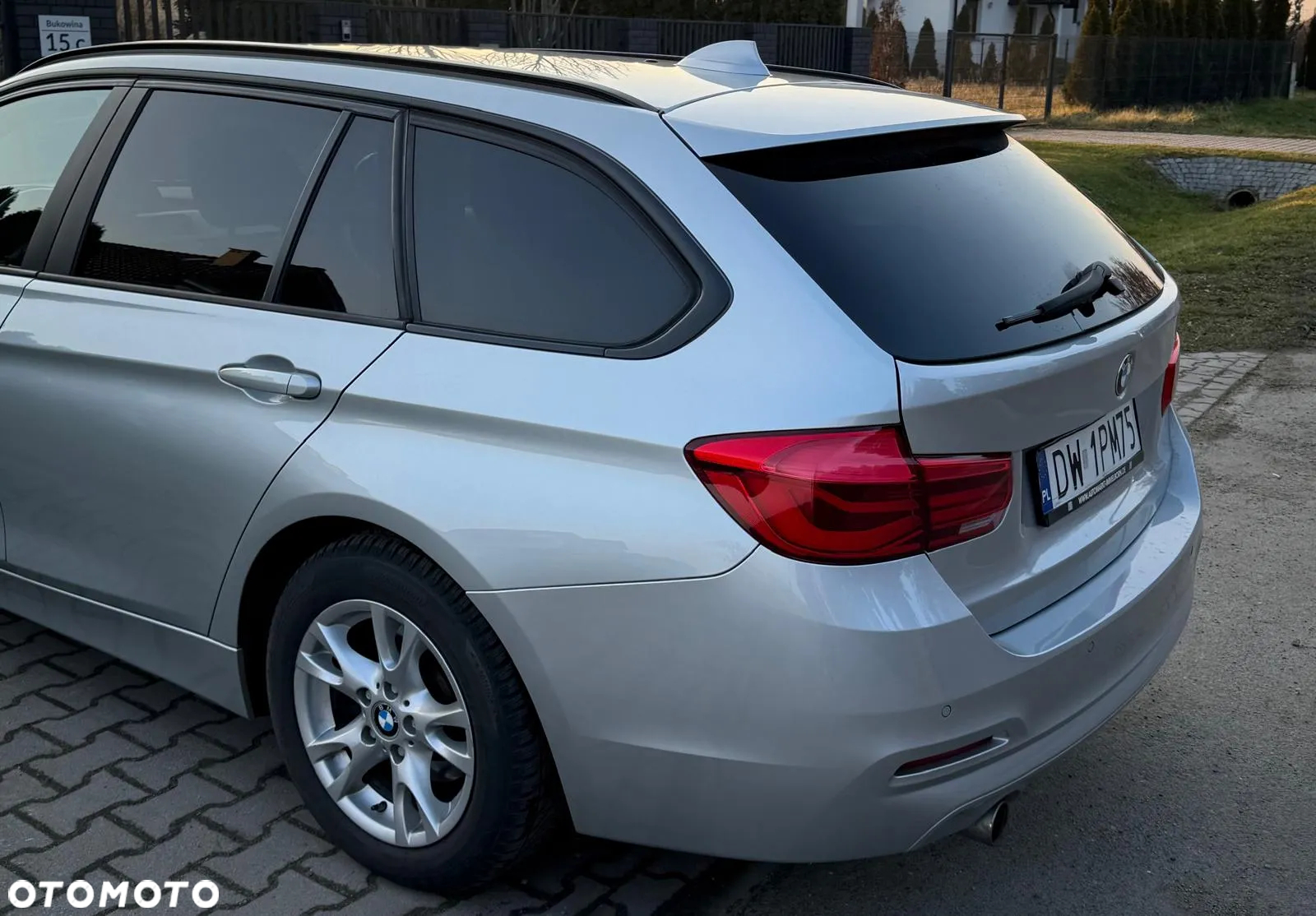 BMW Seria 3 318d Touring - 9