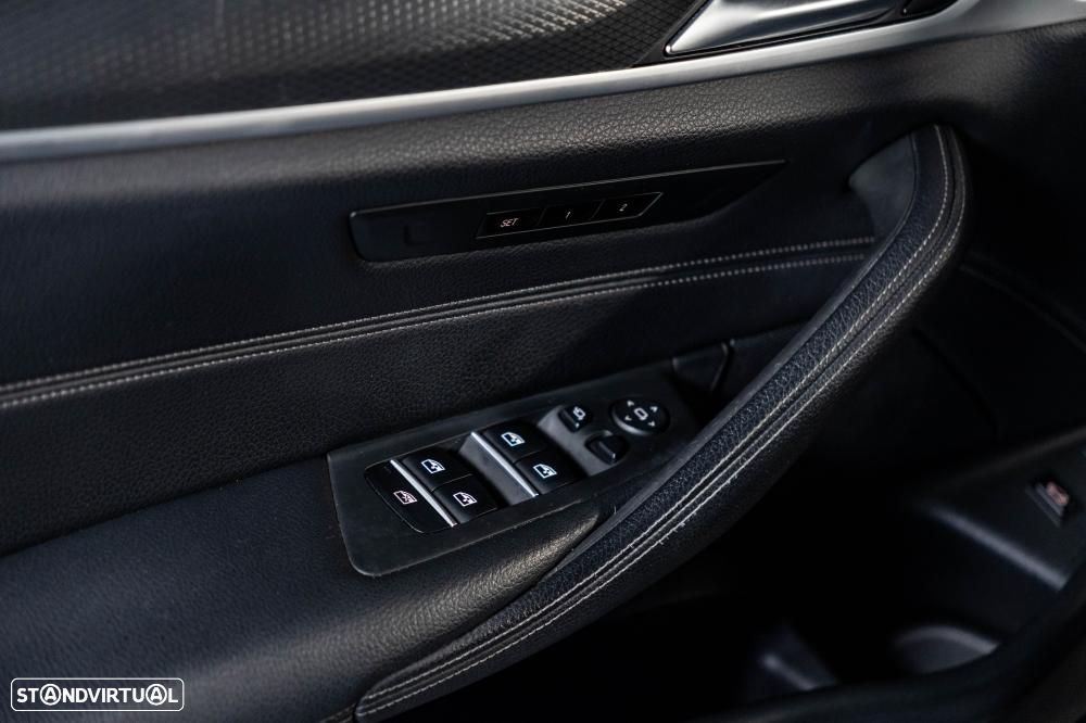 BMW 530 e Pack Desportivo M - 36