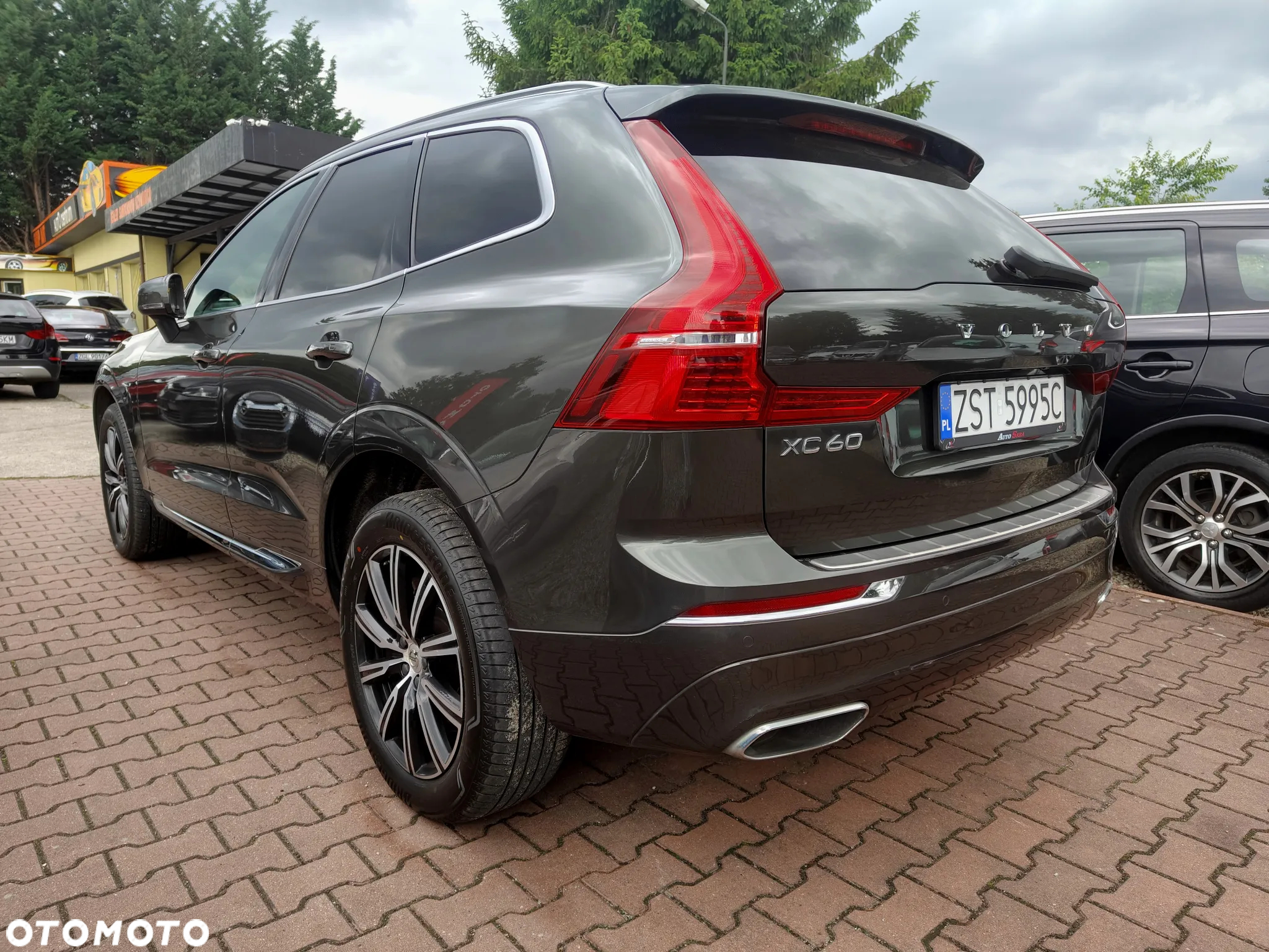 Volvo XC 60 B4 D AWD Geartronic Momentum Pro - 9