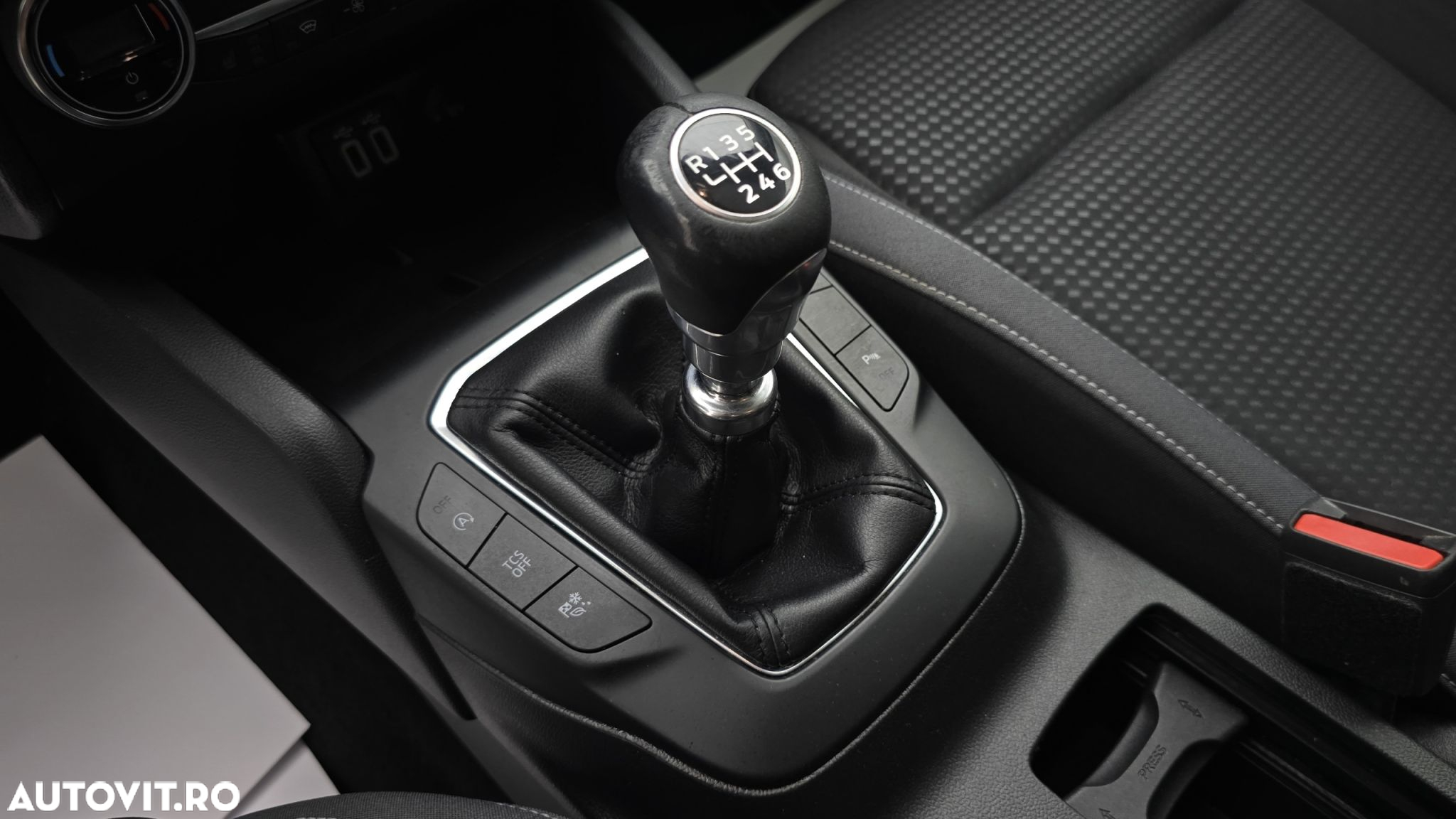 Ford Focus 1.5 EcoBlue Trend - 17