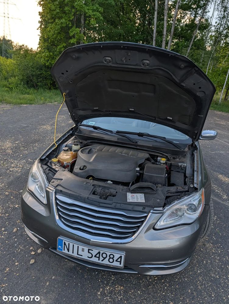 Chrysler 200 - 19