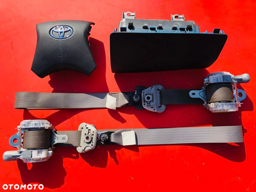 TOYOTA HILUX COROLLA E21 C-HR bZX4 MIRAI RAV4 CAMRY LAND CRUISER  PROACE CROSS AIRBAG SRS AIR BAG KURTYNA NOWA SZYCIE NAPRAWA REGENERACJA WYMIANA ZASŁON KURTYNY DESKA KONSOLA FOTELA W FOTEL Raz2 PAS PASY USA EU KANADA - 16