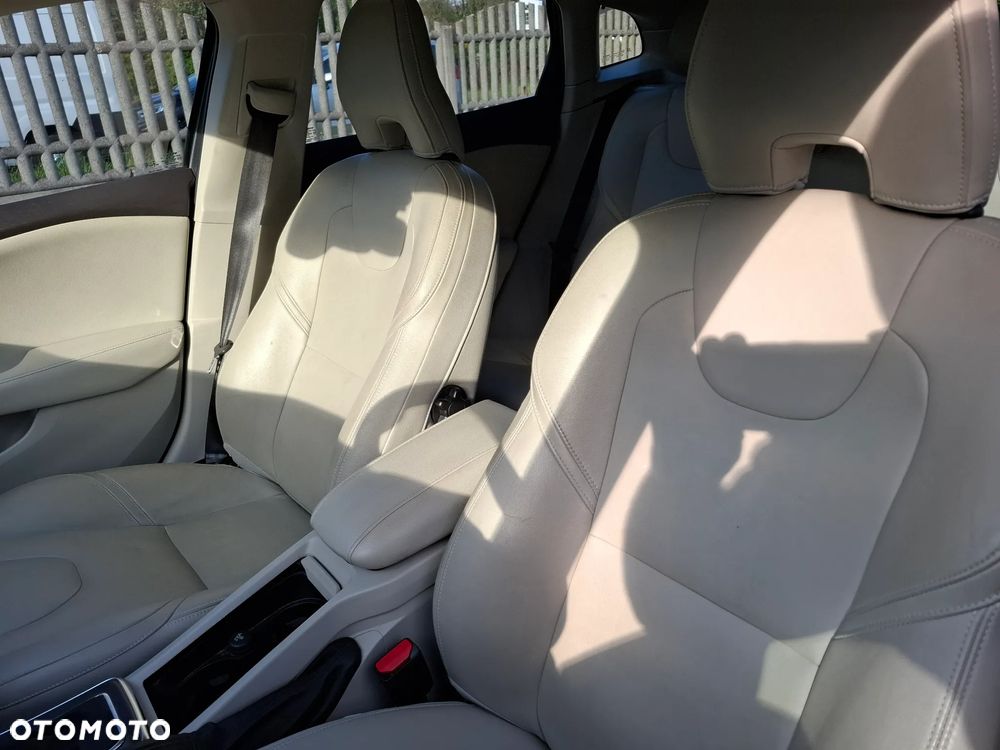 Volvo V40 D4 Geartronic You - 20