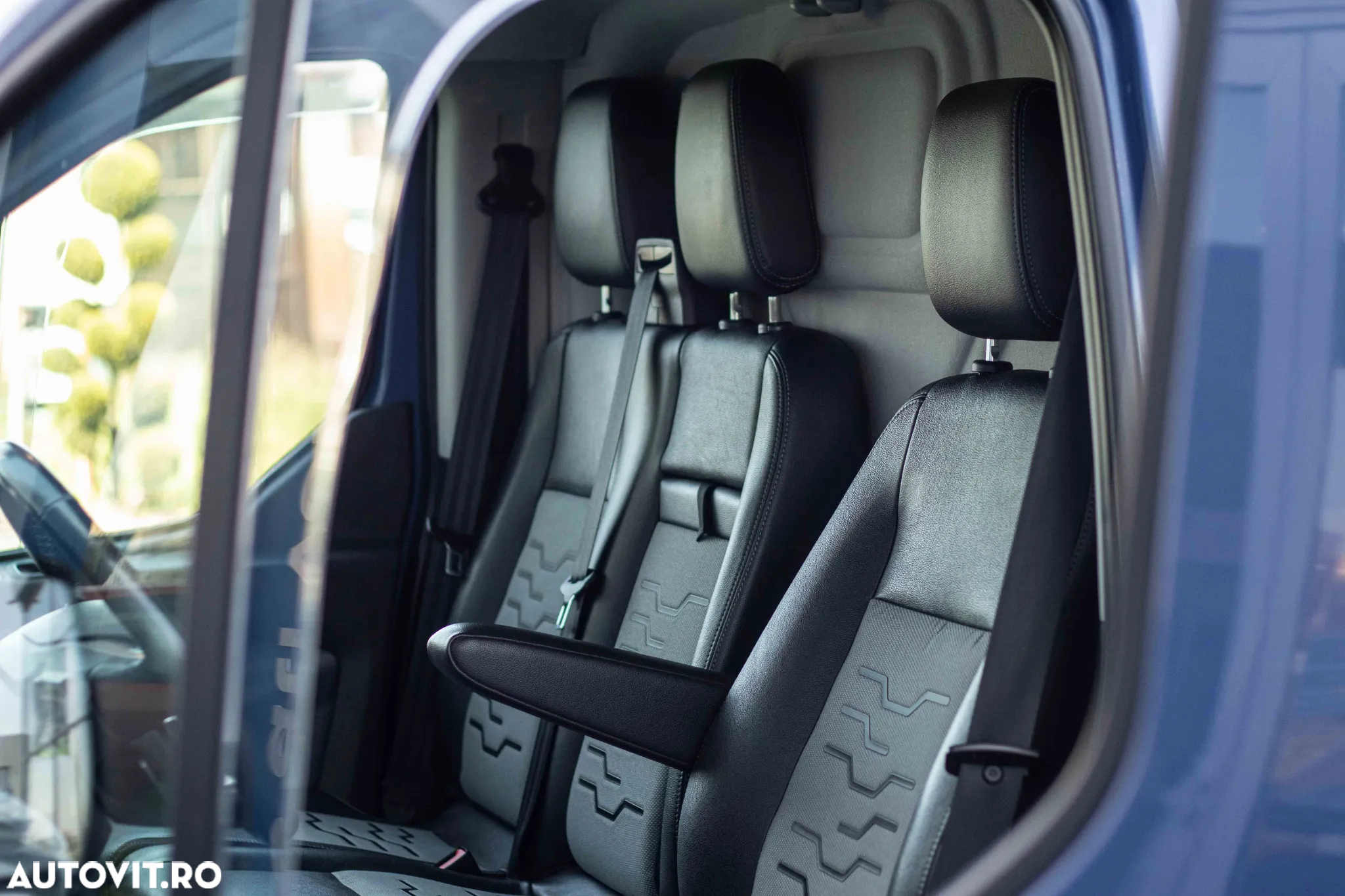 Ford Custom Van Sport 290 LWB - 17