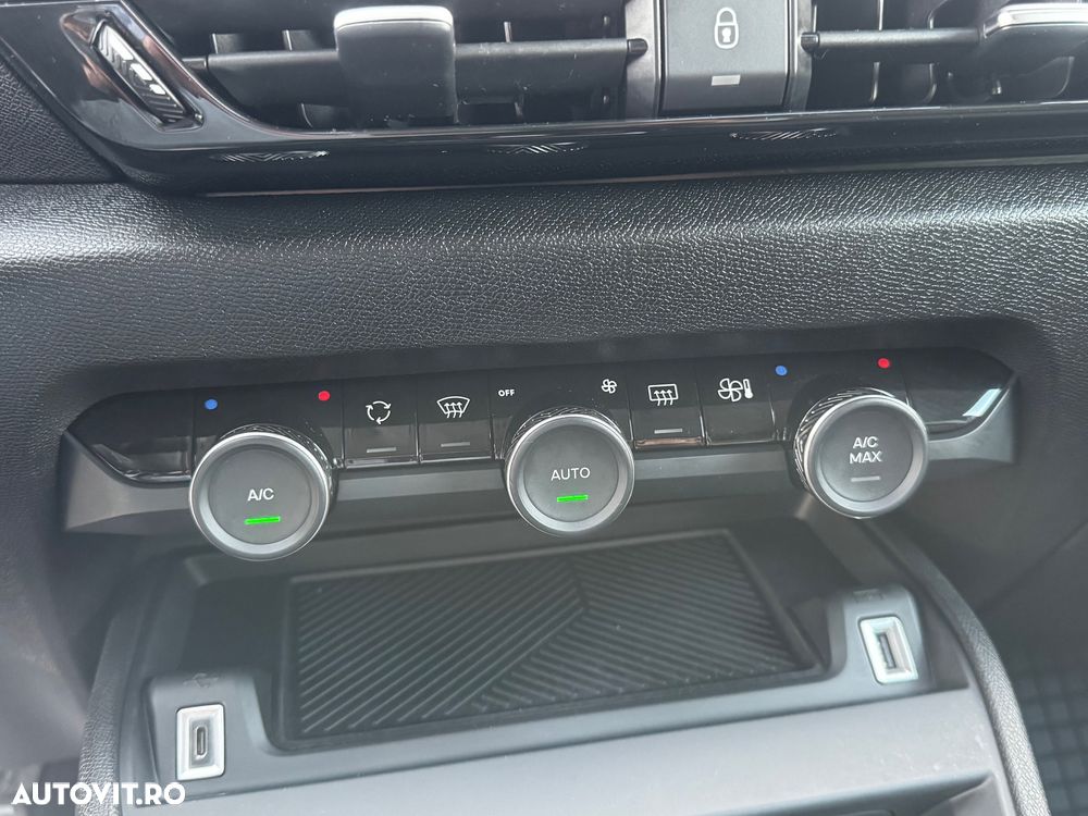Citroën C4X 1.2 PureTech 130 S&S EAT8 Feel Pack - 27
