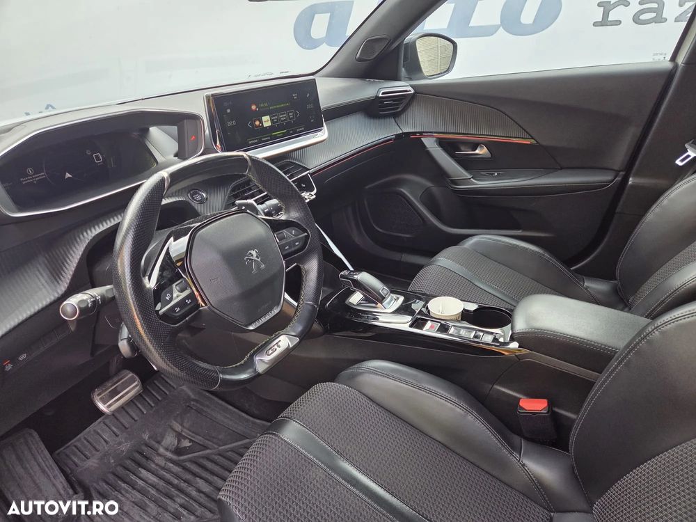 Peugeot 2008 1.2 L PureTech STT EAT8 GT Line - 11