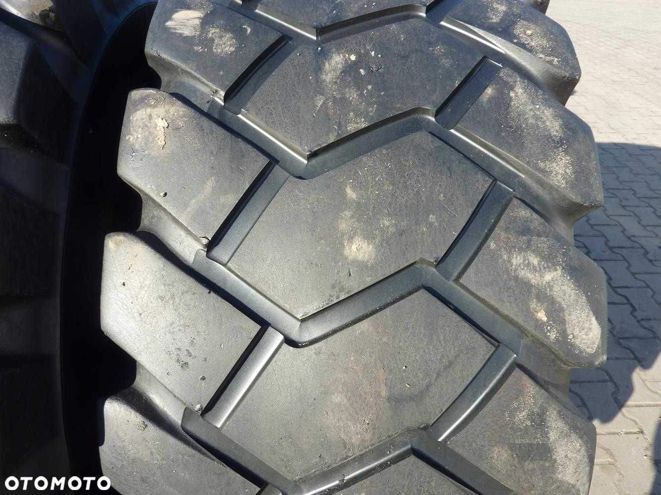 2x Opona używana 500/70R24 19.5R24 FIRESTONE 900zł(szt.) W2429 - 2