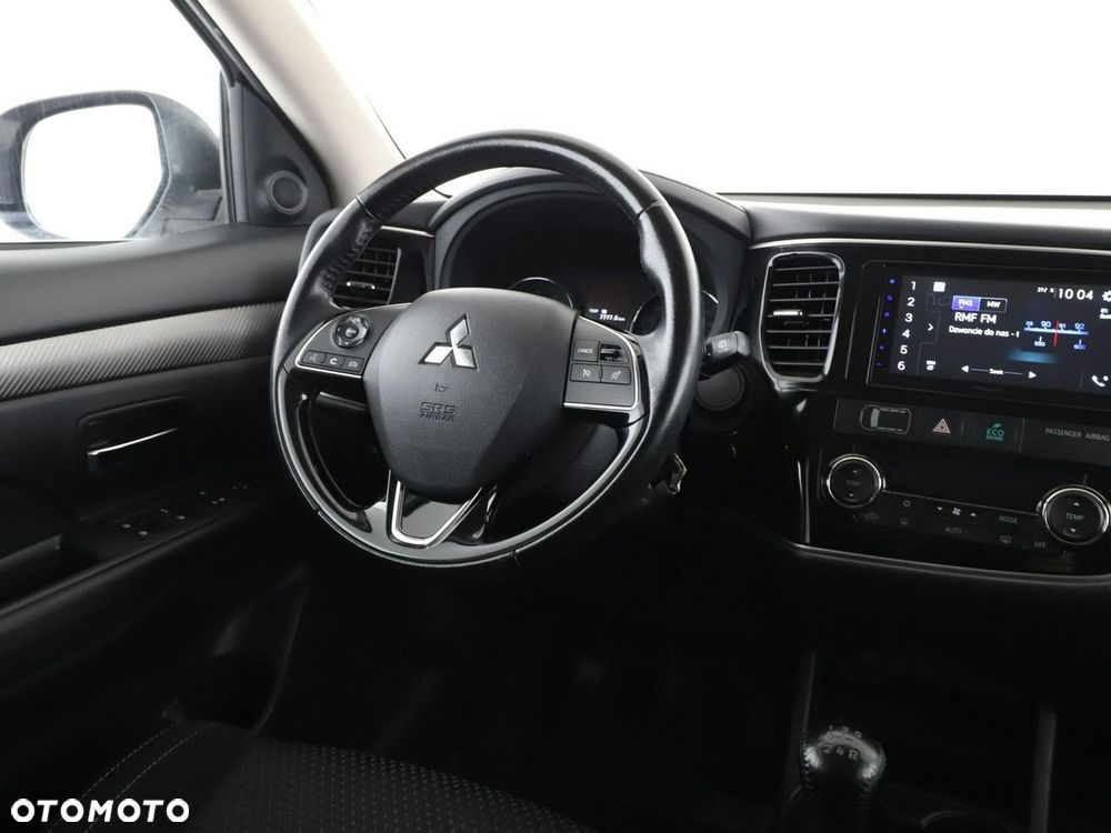 Mitsubishi Outlander 2.0 2WD SUV-Star - 17