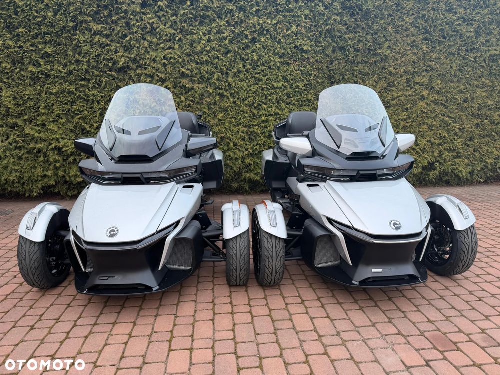 Can-Am Spyder - 2